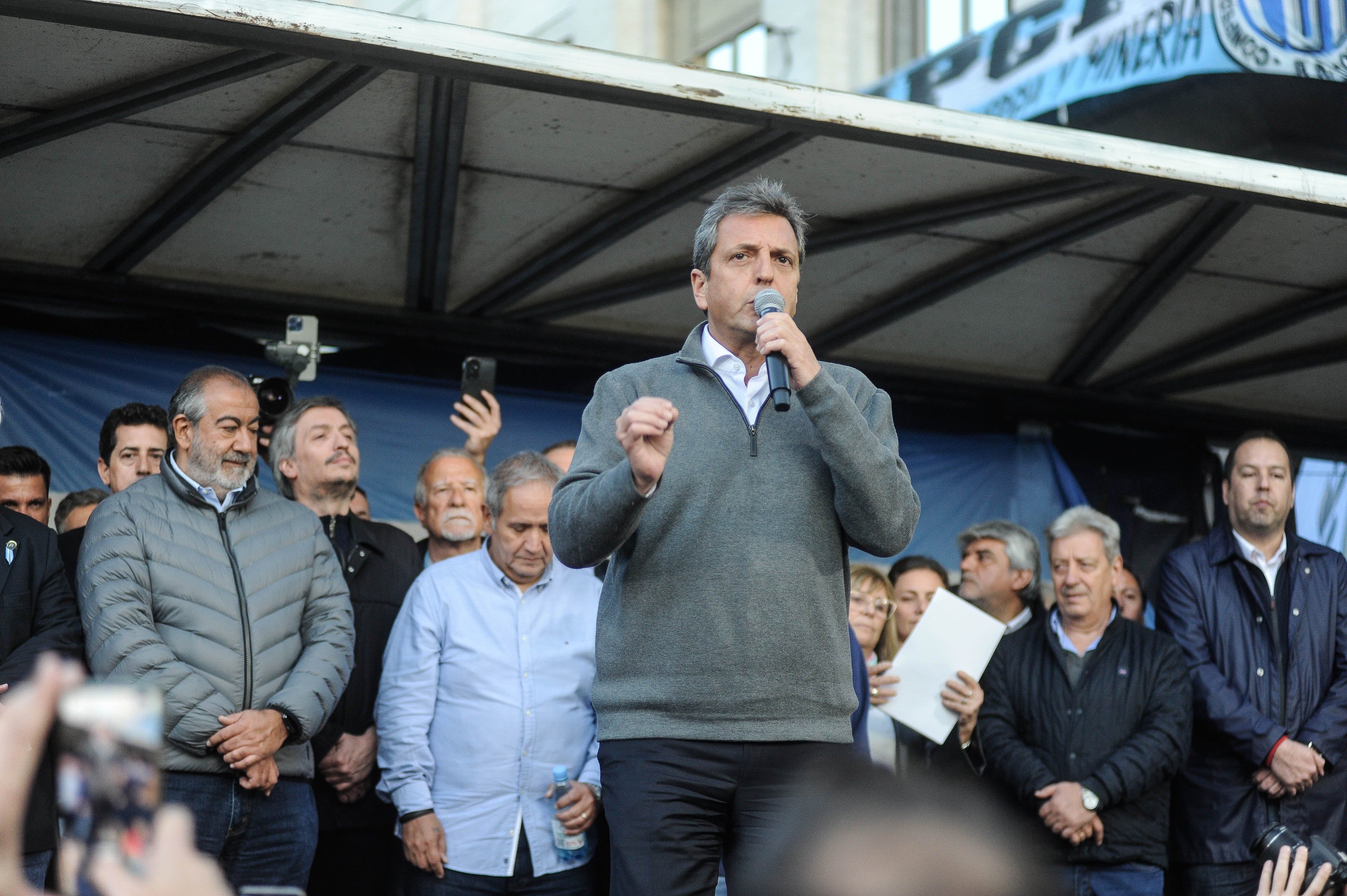 Acto de la CGT por Impuesto a las Ganancias en el Ministerio de Economía Argentina. Foto Federico Lopez Claro