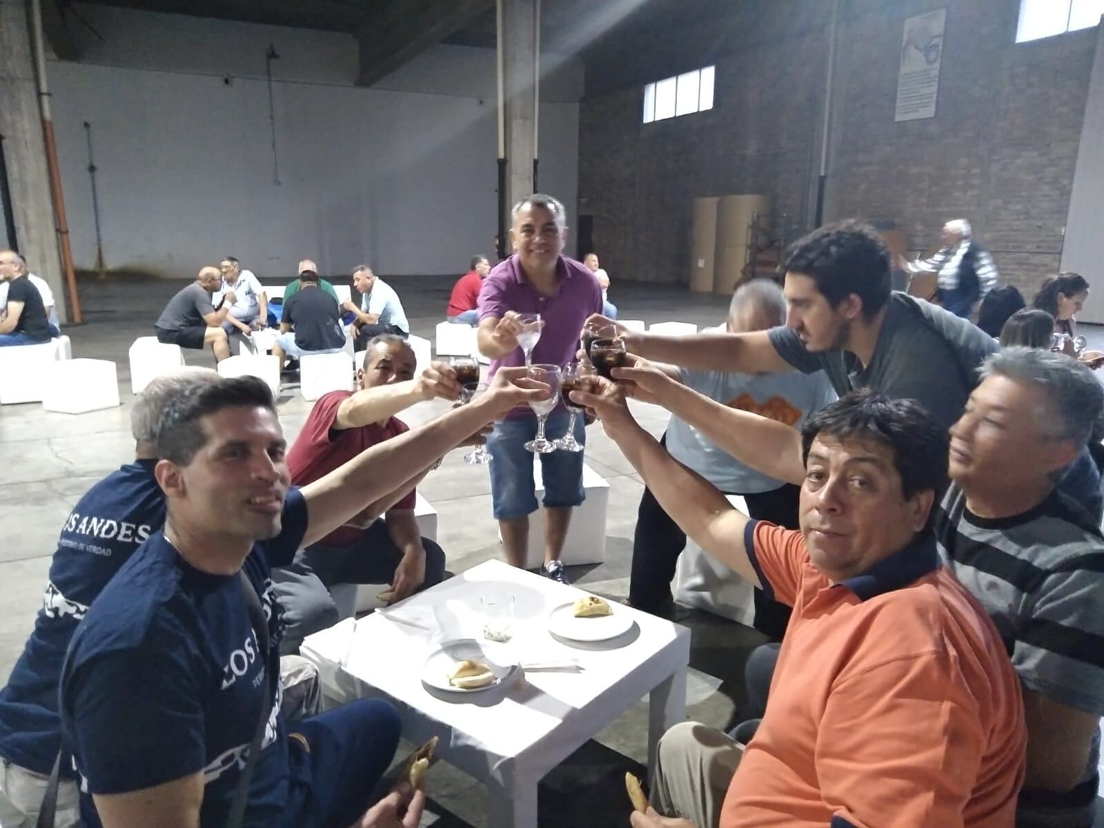 Los brindis fueron protagonistas de la noche.