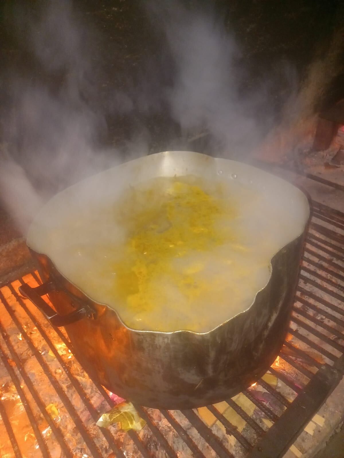 El merendero Corazones Felices El Sauce pide colaboración con donaciones de comida para poder seguir asistiendo a más de 500 familias. Foto gentileza.