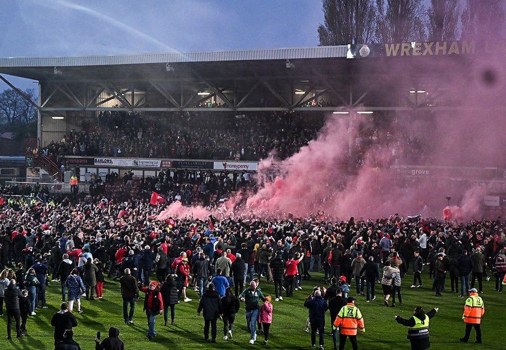 Los aficionados enloquecidos por el ascenso del Wrexham