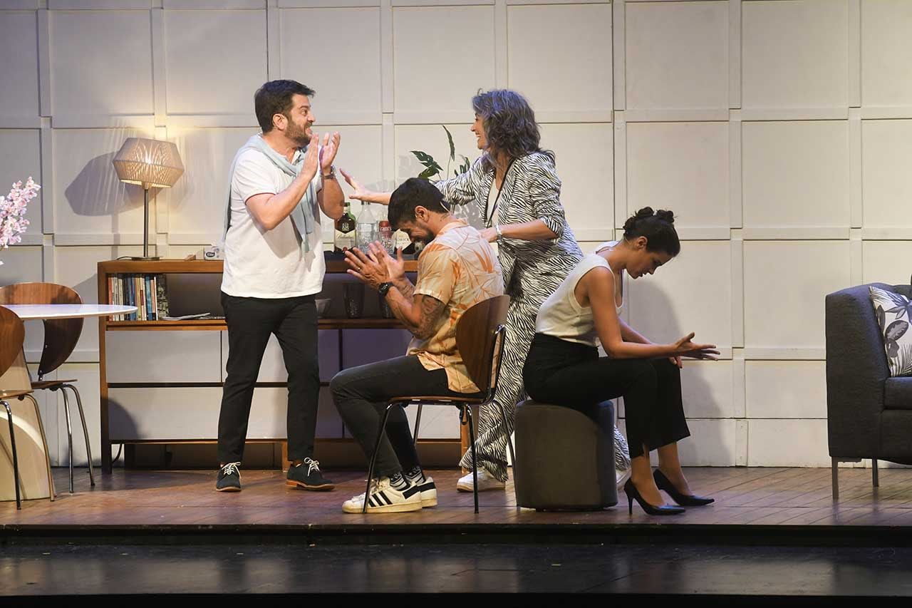 Carla Conte, Mica Riera, Pablo Rago y Luciano Castro protagonizan la obra de teatro EL DIVORCIO, presentada en el Teatro Plaza de Godoy Cruz  Foto: José Gutierrez / Los Andes    