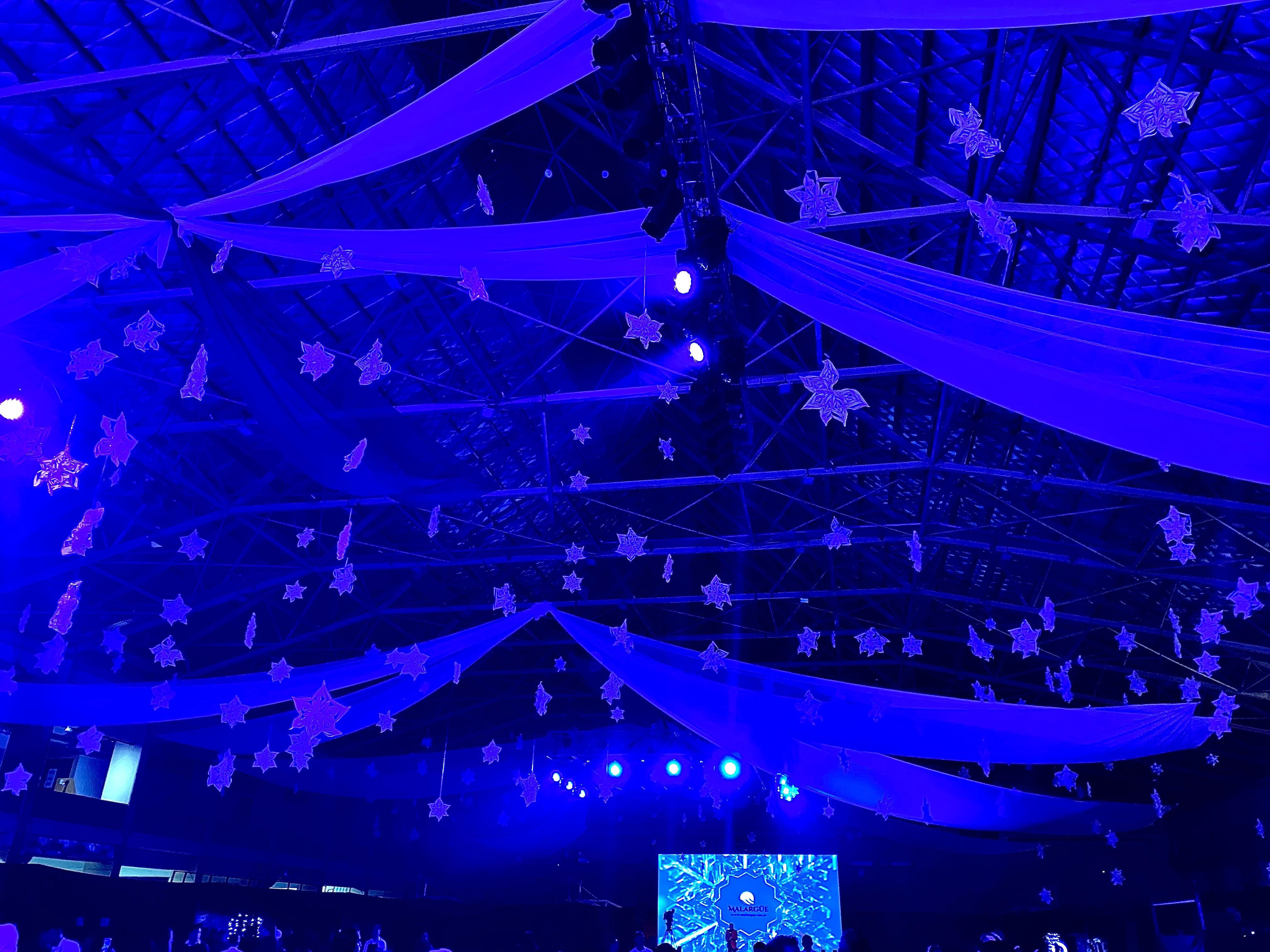 Así era la decoración del Polideportivo Malal-Hue