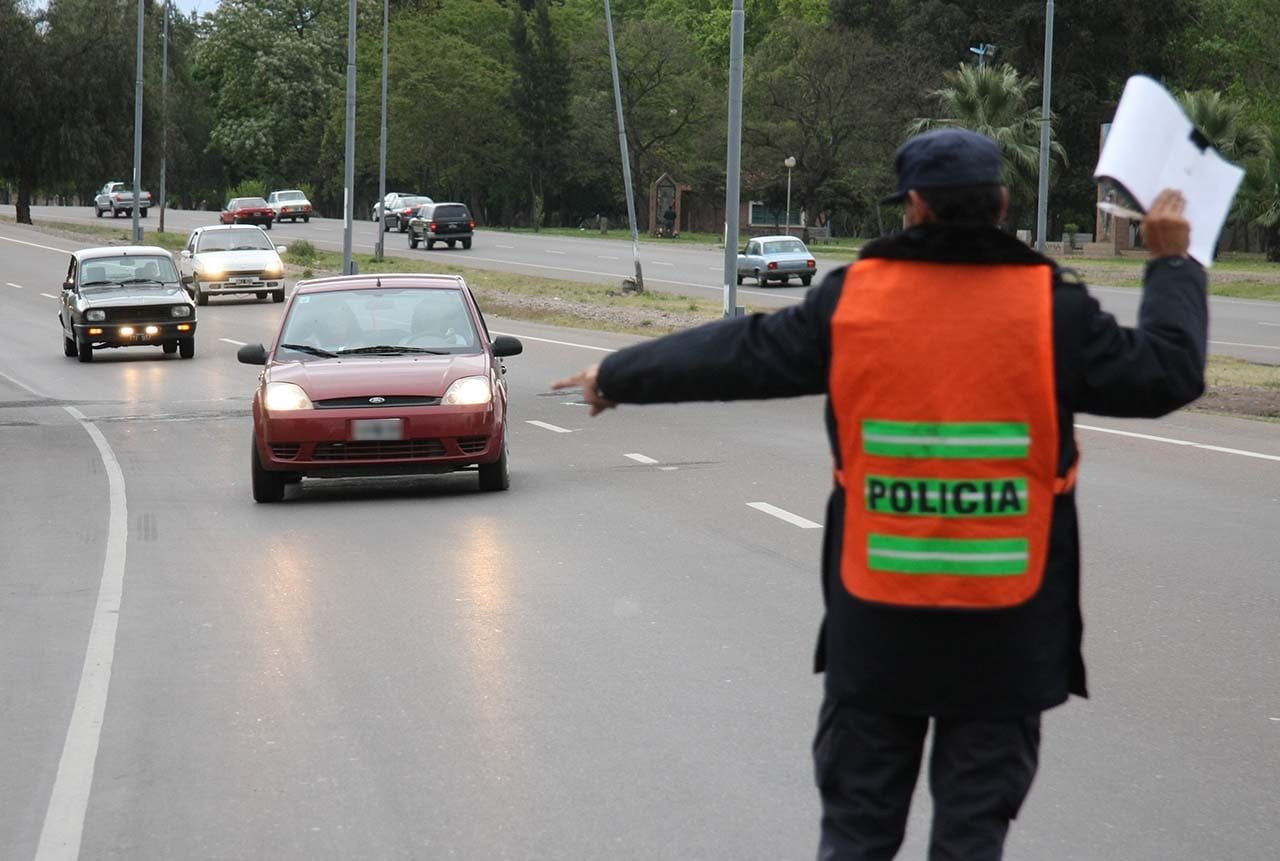 Los efectivos policiales estarán distribuidos en puestos fijos y móviles para garantizar la seguridad en todo el territorio mendocino.