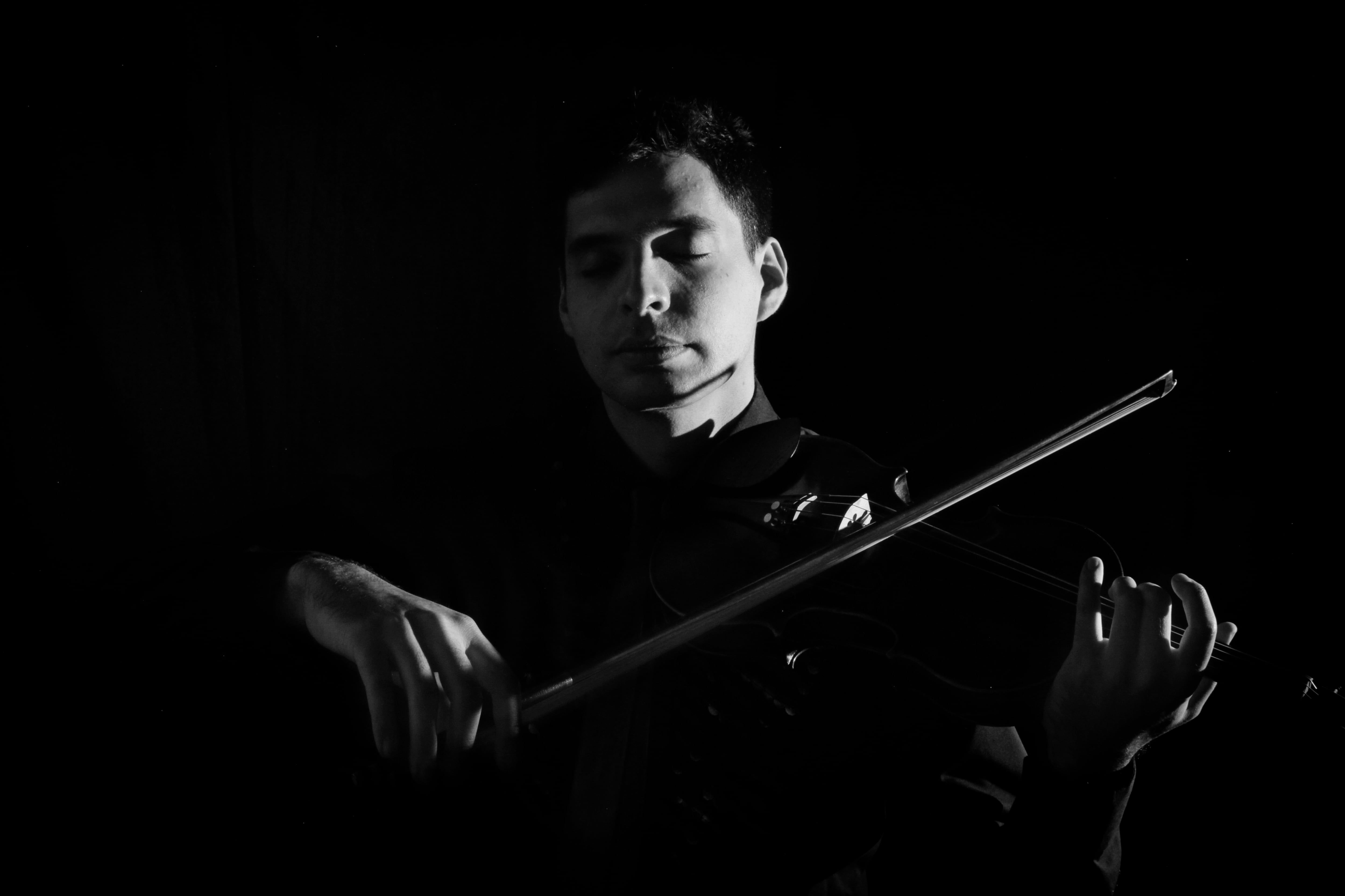 Octavio Cerusico es hijo de músicos y se volcó desde niño al violín. Foto: Germán Quiroga.