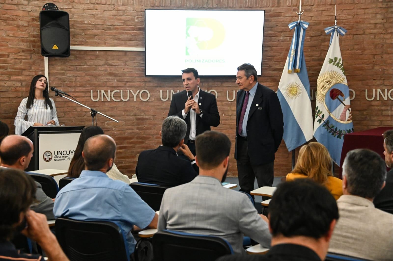 El intendente Tadeo García Zalazar adhirió, en representación del Municipio a la campaña Race to Zero, de la ONU. Un compromiso impulsado por la Red de Polinizadores Mendocinos
