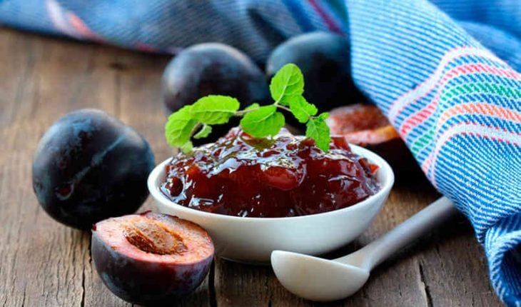 Este es el modo más fácil de hacer mermelada sin azúcar y sin tener que cocinar.