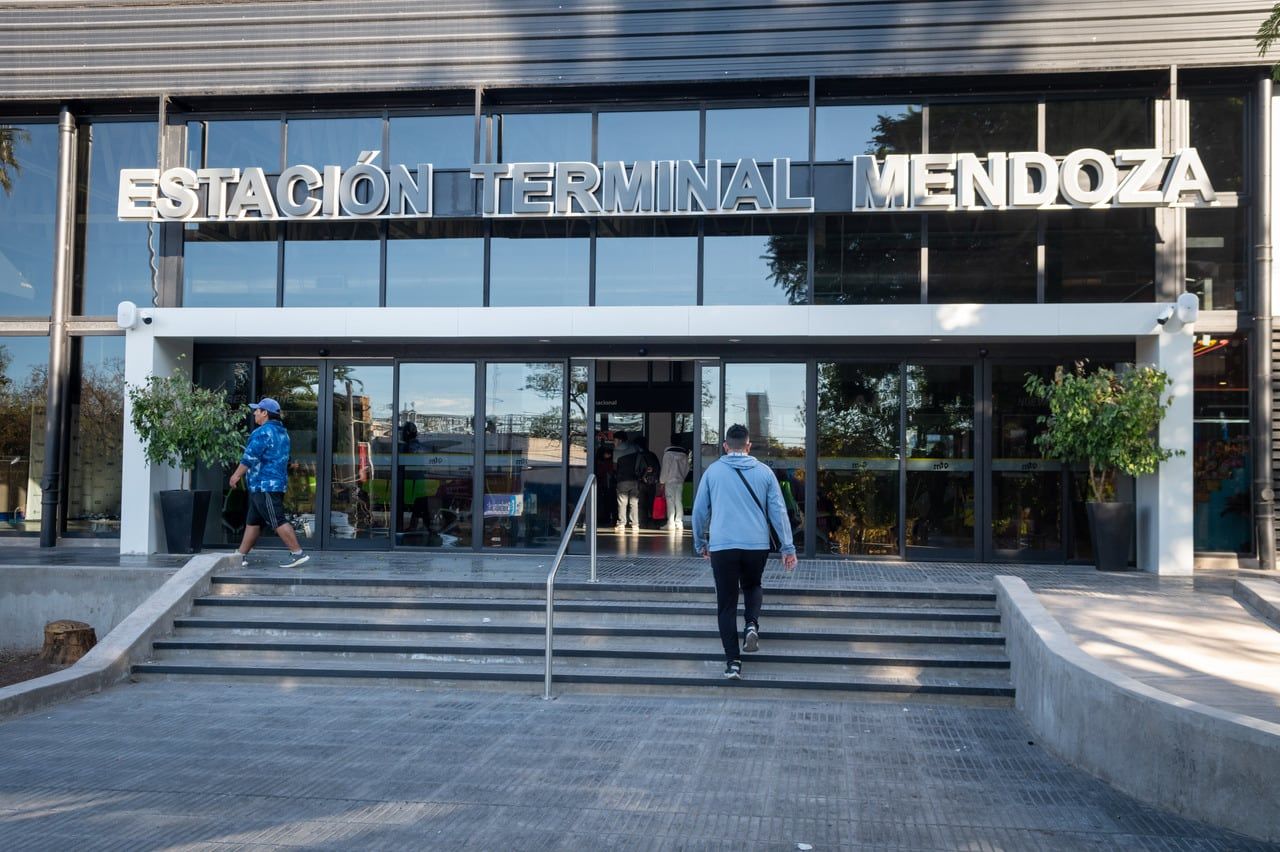 La estación terminal de ómnibus de pasajeros de Mendoza.  Foto archivo: Ignacio Blanco / Los Andes 