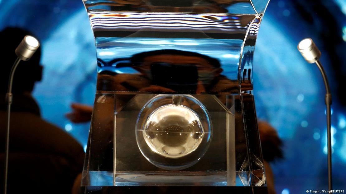 El agua estaba incrustada en pequeñas perlas de vidrio en la superficie lunar - Foto gentileza DW