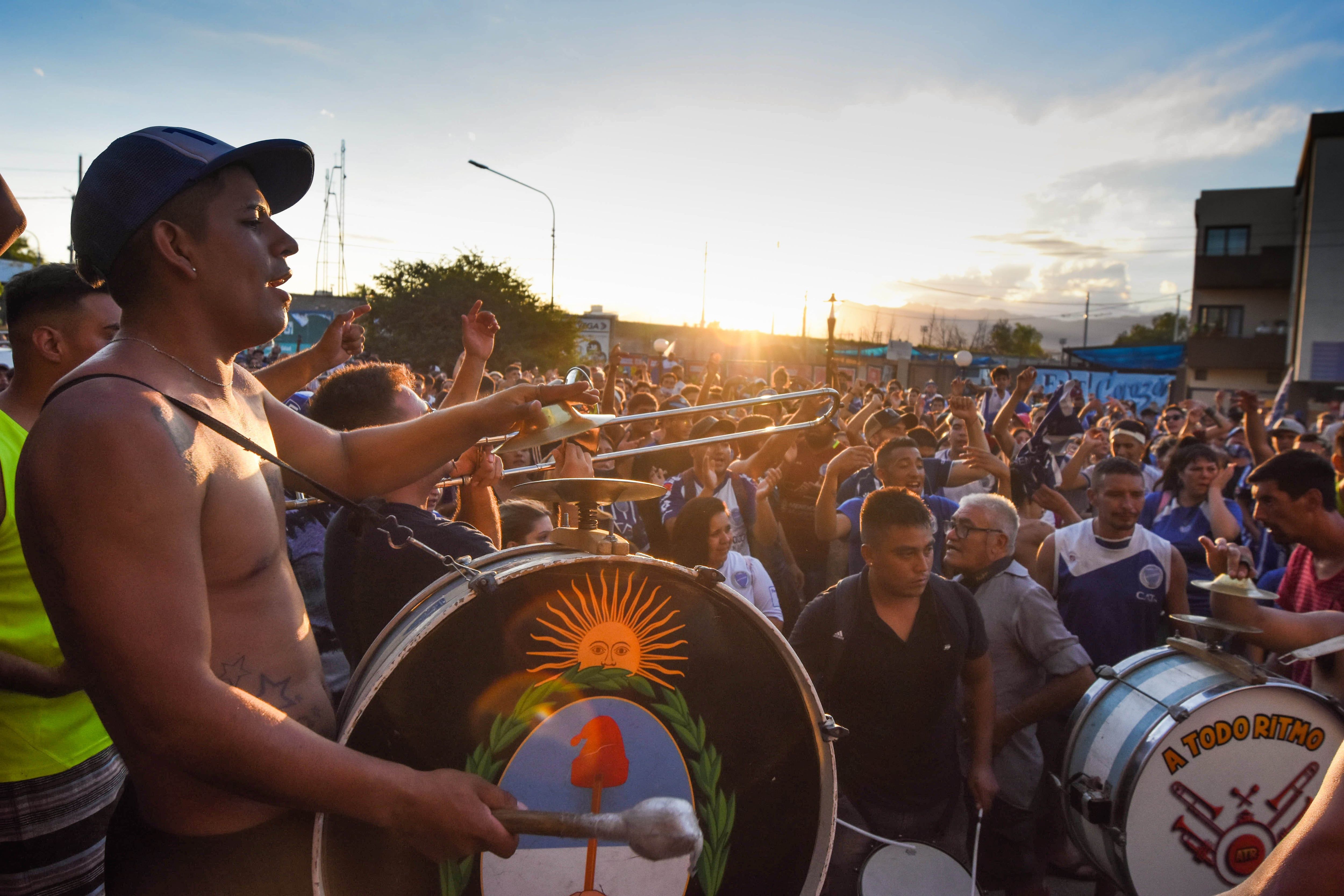 Un gran multitud despide al Morro García. Mariana Villa / Los Andes