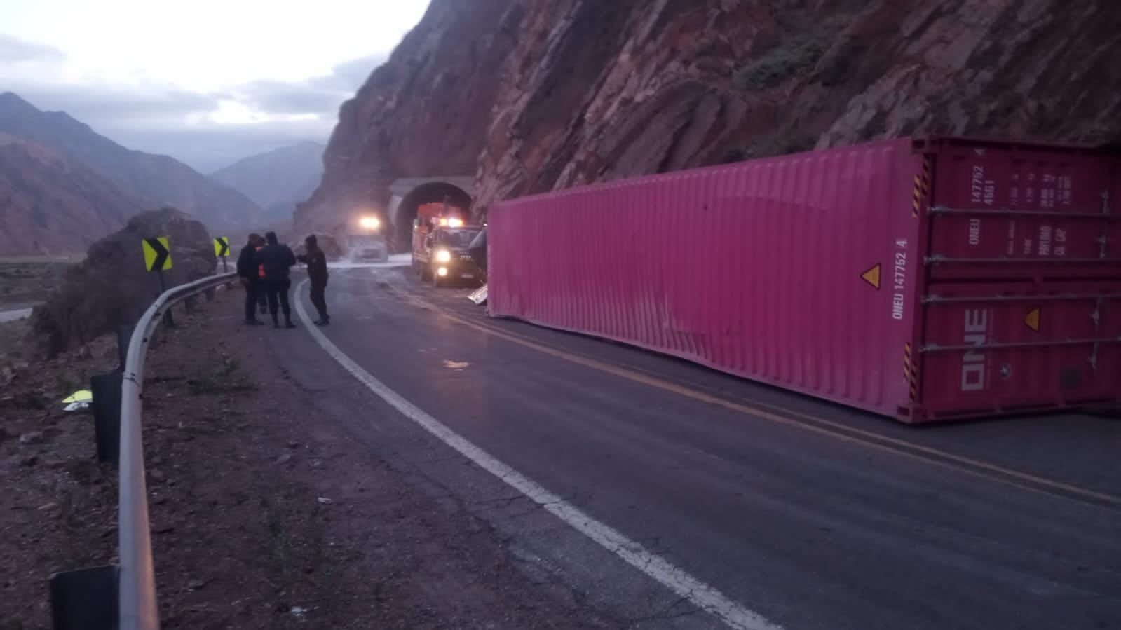 Lograron mover el camión y quedó habilitada una sola mano en la Ruta 7. Gentileza