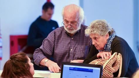 Aquellos jubilados que quieran acceder al préstamo de Anses pueden hacerlo por internet o solicitar turno en aluna de las sucursales de Anses.