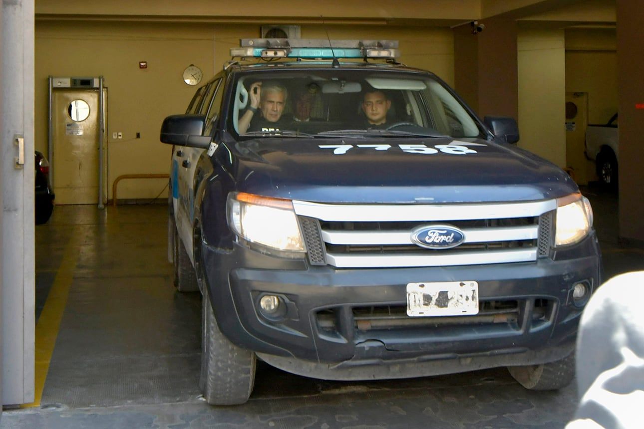 Walter Bento fue destituido como juez federal con competencia electoral; y el Tribunal Oral Federal II ordenó su detención. El Jurado de Enjuiciamiento de Magistrados de la Nación lo encontró culpable por mayoría al haber incurrido en causas de mal desempeño en sus funciones.Tribunales Federales esta jornadaFoto: Orlando Pelichotti