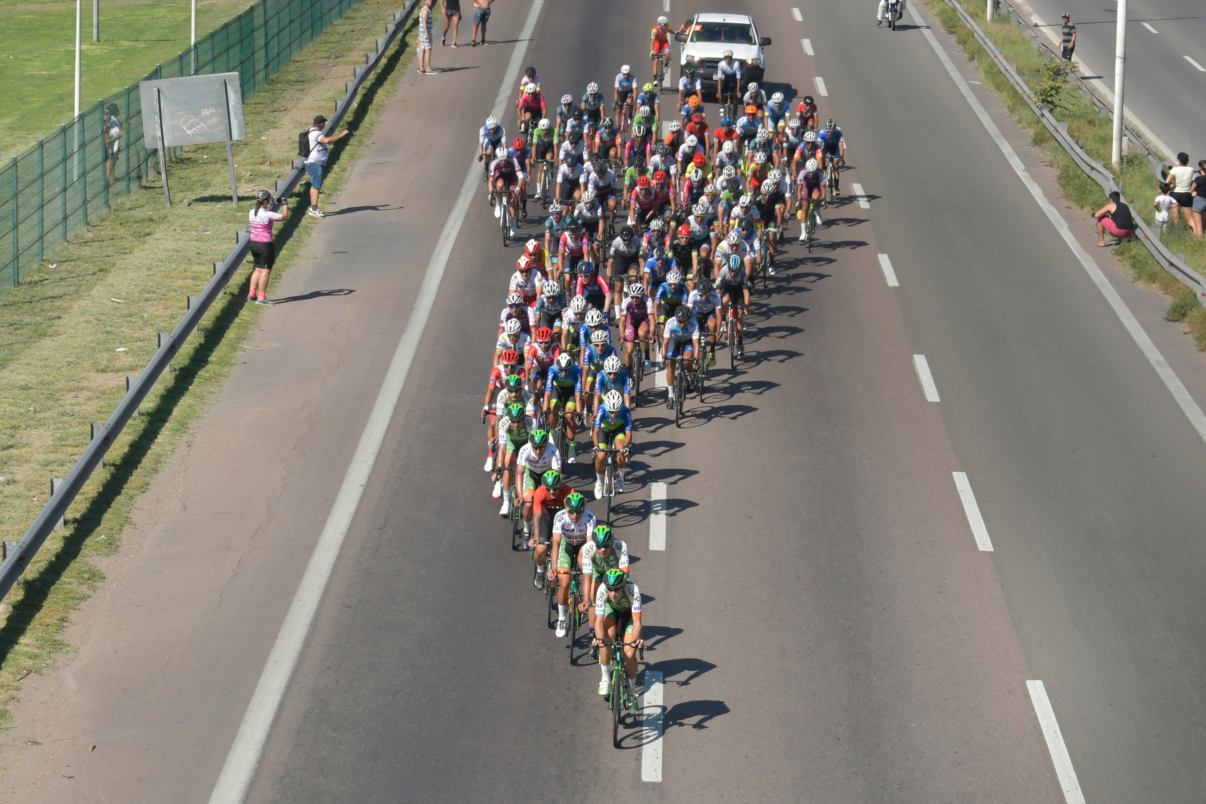 En marzo se corrió la 45° Vuelta Ciclista de Mendoza Foto: Orlando Pelichotti