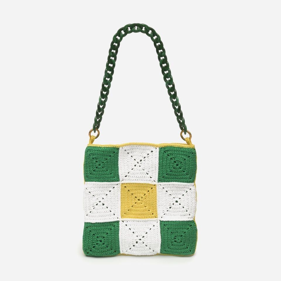 Los accesorios como bolsos y carteras son furor