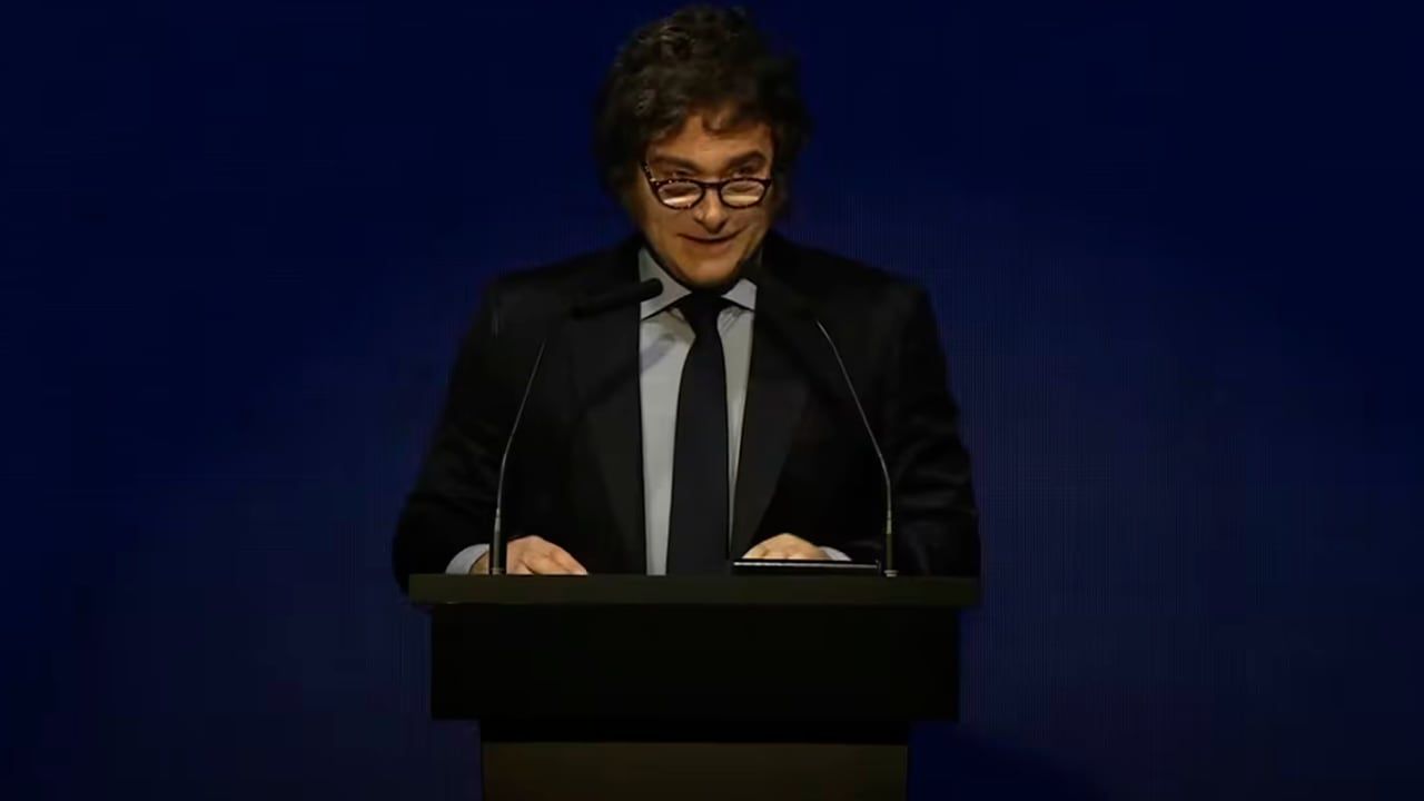 “El último clavo al cajón del kirchnerismo con Cristina adentro” es como Javier Milei se refirió a la situación del Partido Justicialista. Imagen ilustrativa. Captura: YouTube / Oficina del Presidente