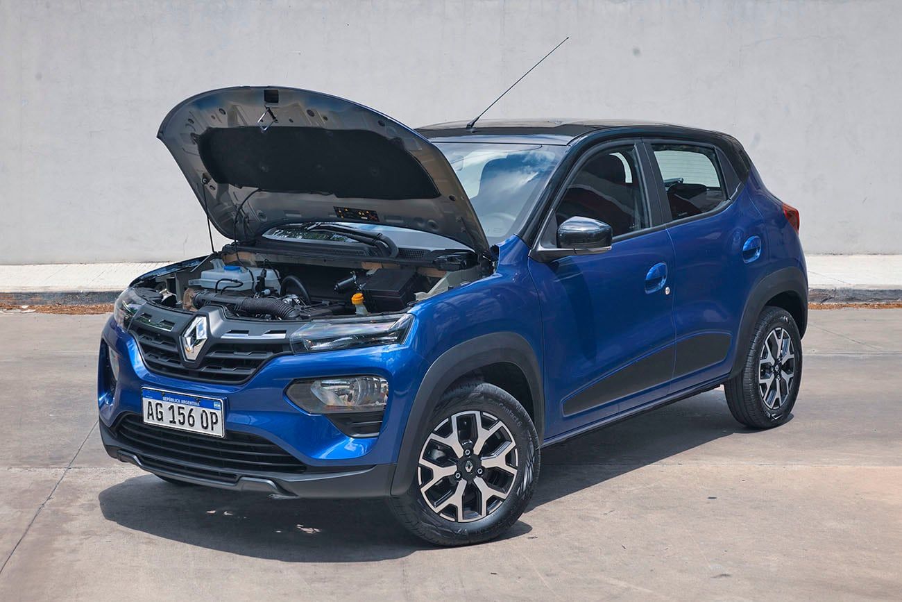 Sigue con el motor naftero de tres cilindros, con 1.0 litro de cilindrada, cuatro válvulas por cilindro, 66 CV y 93 Nm.