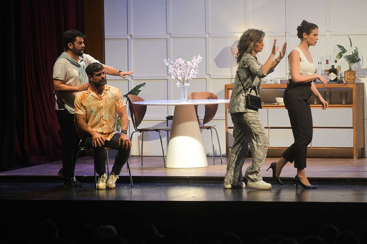 Carla Conte, Mica Riera, Pablo Rago y Luciano Castro protagonizan la obra de teatro EL DIVORCIO, presentada en el Teatro Plaza de Godoy Cruz  Foto: José Gutierrez / Los Andes    