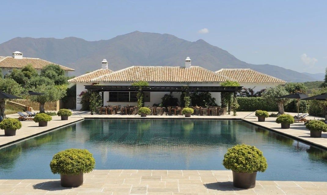 Así es la casa de Luis Miguel en España