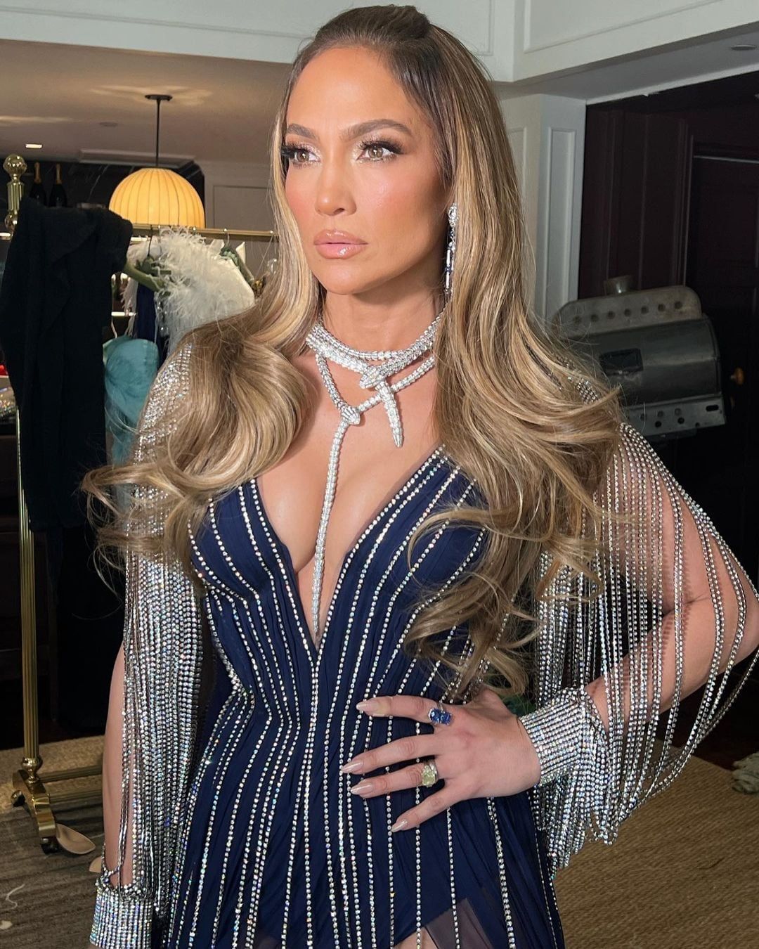 Este es el increíble look de Jlo para los Grammy.