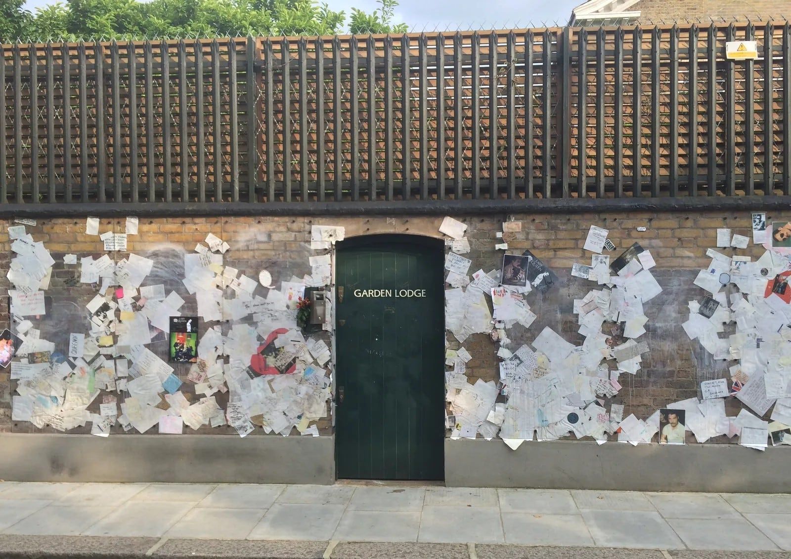 Así luce su LUJOSA mansión de Garden Lodge