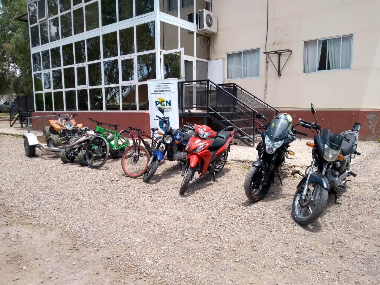 Los bienes que les secuestraron a los sospechosos. /Gentileza