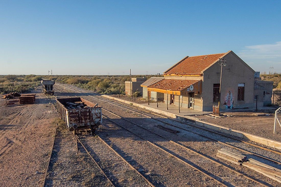 Jocoli un pueblo que sobrevive a los costados de la ruta 40. Viejo ferrocarril que en la gesta Sanmartiniana tuvo una fuerte impronta en el transporte. lleva el nombre del General que le dio origen. Ferrocarril Gral San Martin. Mariana Villa / Los Andes