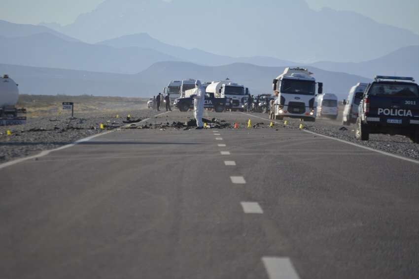 Policía Científica trabajando sobre la ruta. | Gustavo Yañez / Especial para Los Andes