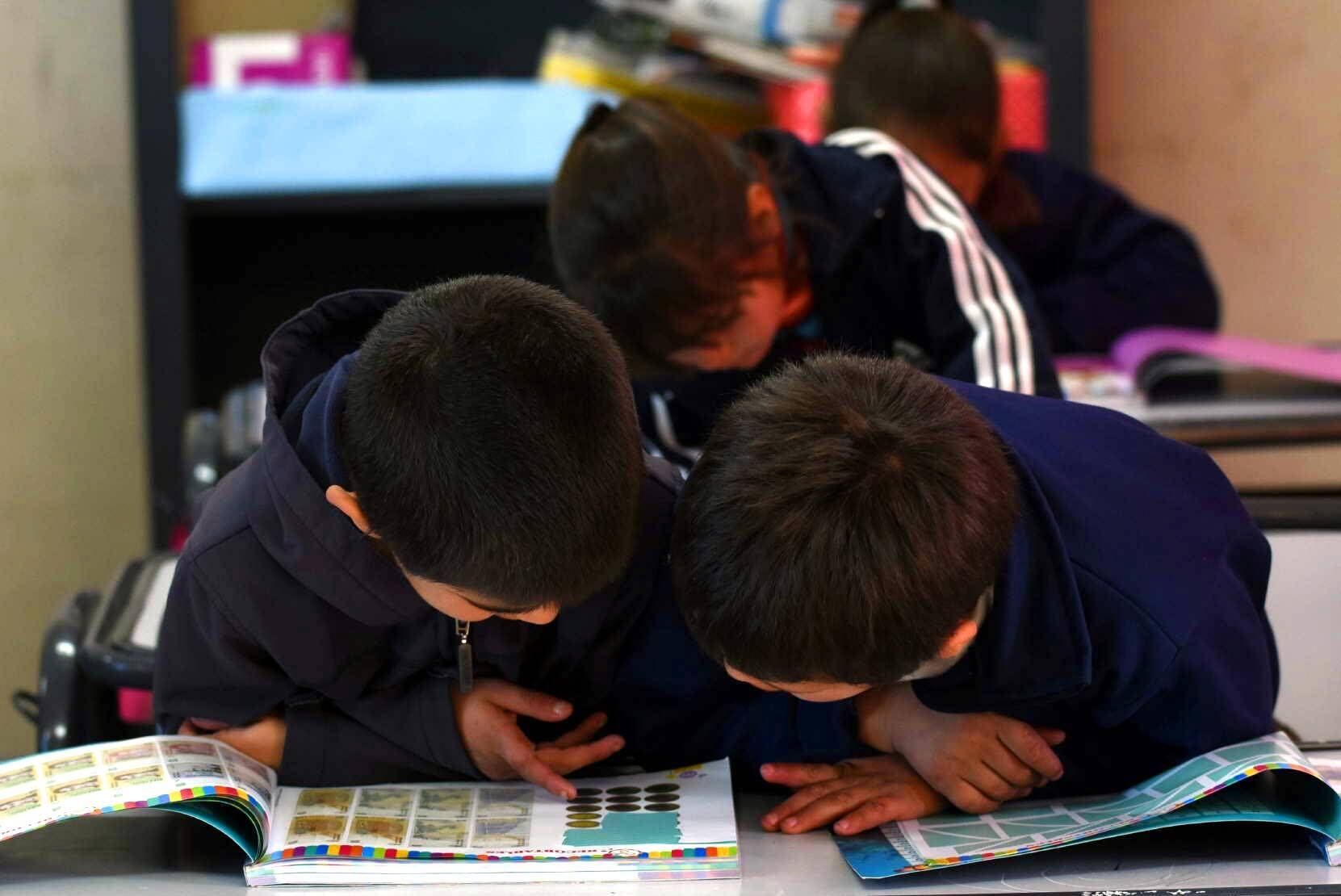 “Chapuzón” de lectura: con un libro en sus manos por primera vez