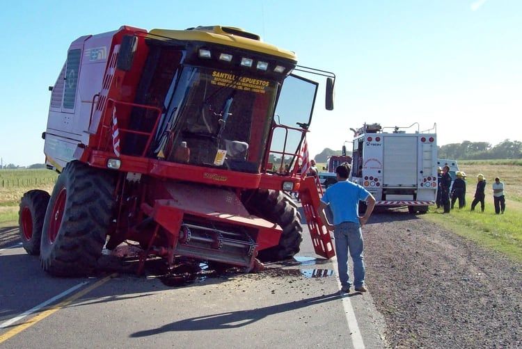 
El auto chocó contra una cosechadora.  | Gentileza
   