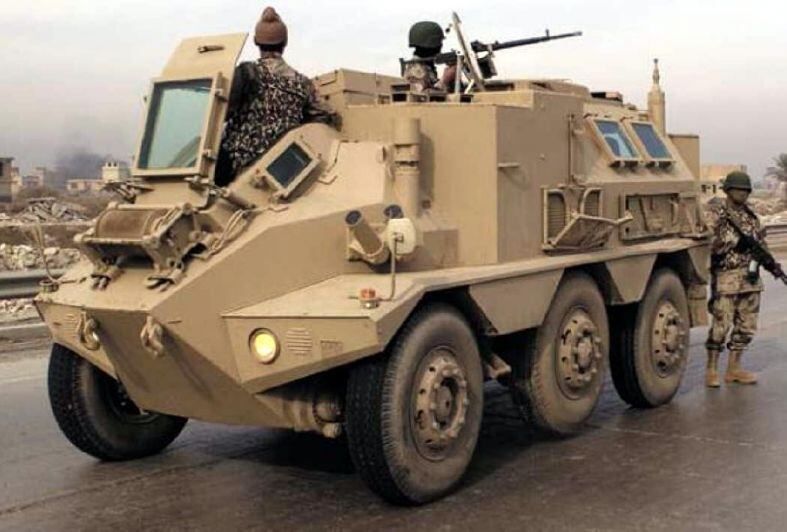 
    El VCR, fabricado en Francia en1979, es utilizado por la Marina en su base en Puerto Belgrano.
   