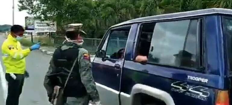 
    La familia intentó hacerle creer a la Policía que el hombre dormía pero finalmente todos fueron detenidos.
   