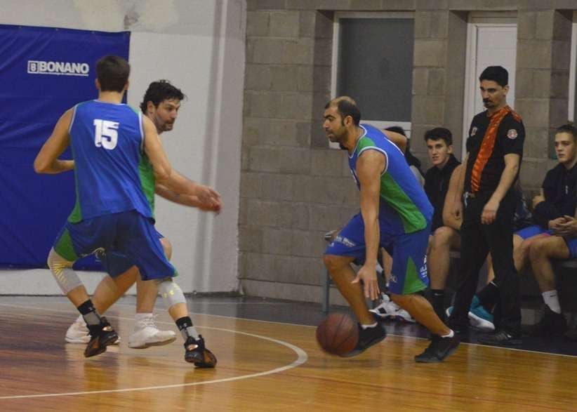 
    Sánchez jugó en 2018 para el IAE Club. Antes pasó por unión y Sporting, con el que perdió un ascenso al Torneo Federal.
   