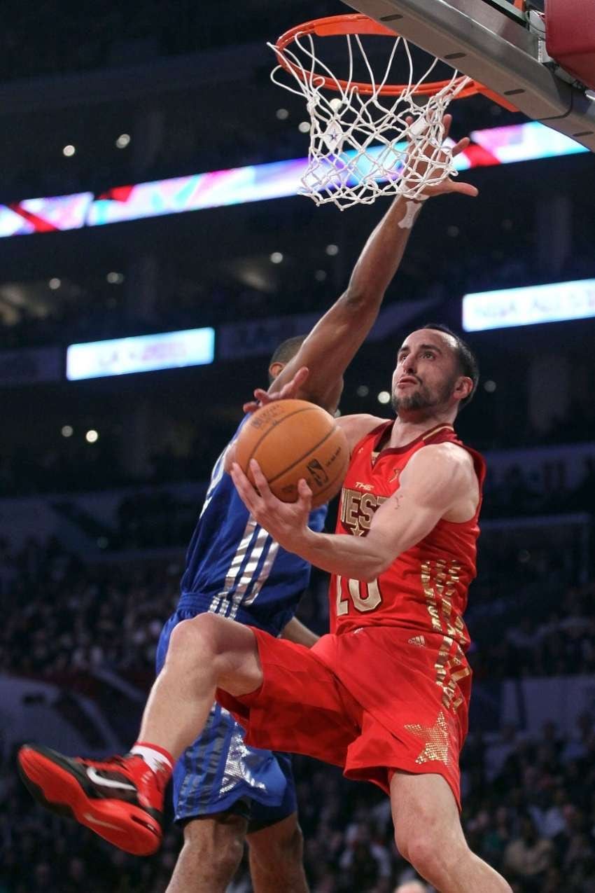 
    Tocó el cielo con las manos. Manu y su primer JUEGO DE LAS ESTRELLAS en 2004. / LOS ANDES
   