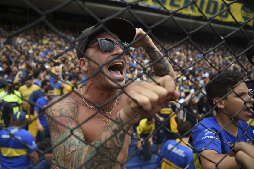  Foto: AFP | Fanáticos de Boca alientan a su equipo en una Bombonera Colmada.    