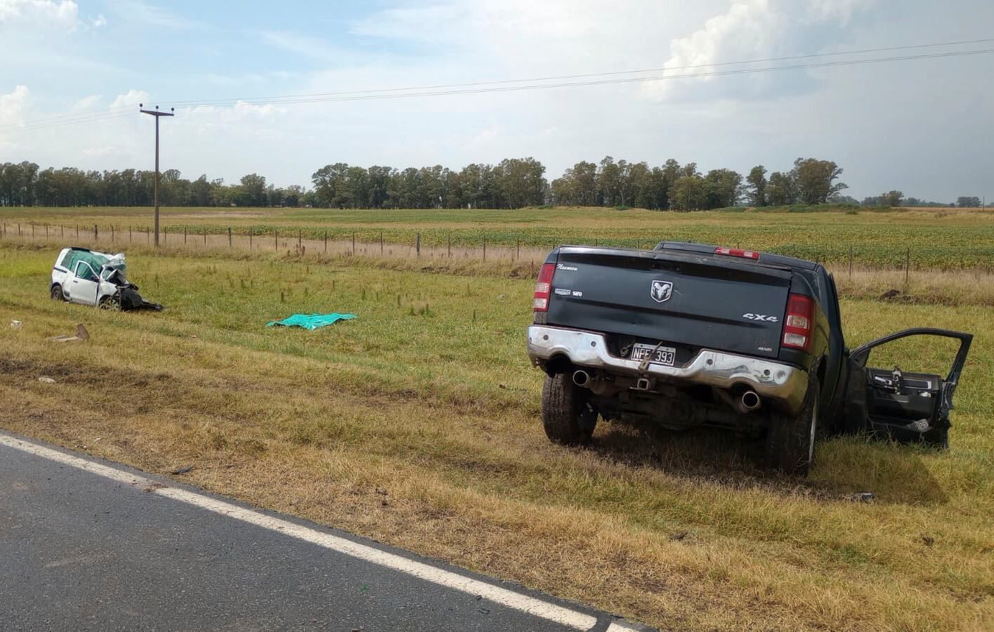 Así quedaron ambos vehículos tras el choque.