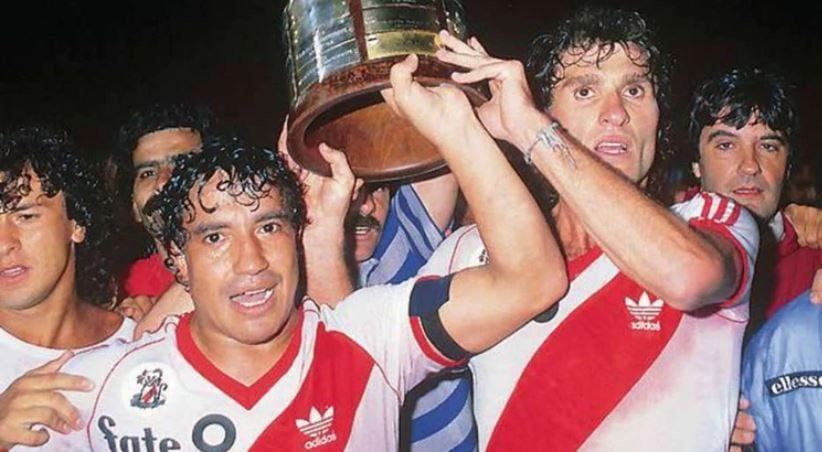 La primera Copa Libertadores obtenida por River en 1986.