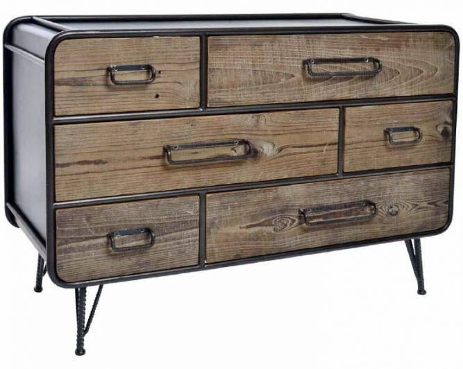 
    La cómoda tipo industrial, típica de los años 20, es un detalle de estilo vintage y funcional.
   