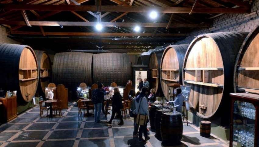      El enoturismo es uno de los principales atractivos para los visitantes    
