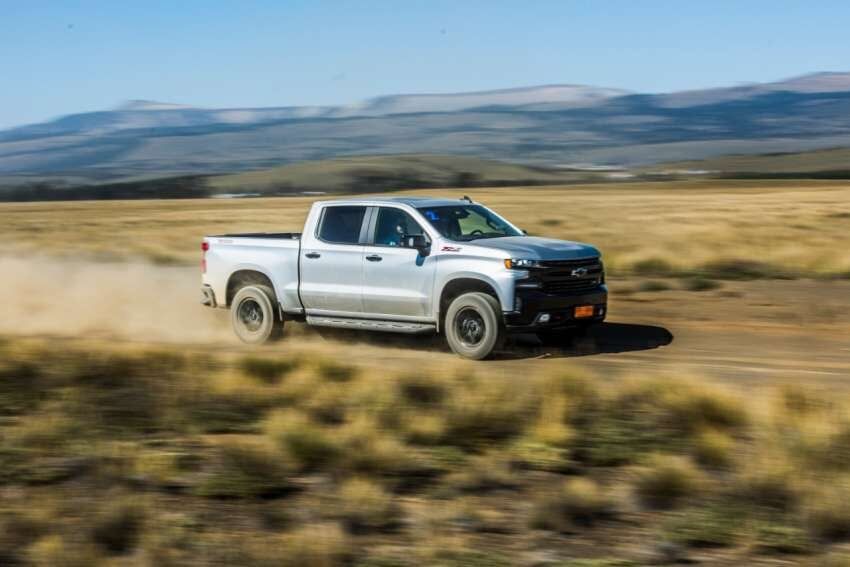 
    Chevrolet Silverado. A modo de anticipo, la marca expone en su stand de Cariló esta pickup del segmento grande, que compite con las Ram 2500 y la Ford F-150. Se cree que comenzará a venderse en el país en 2021.
   
