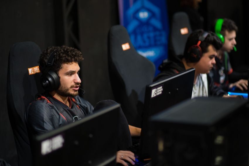 
    Cream Esports, el candidato de todos.
   