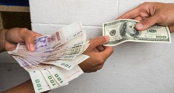 El dólar paralelo presenta una tendencia a la baja.