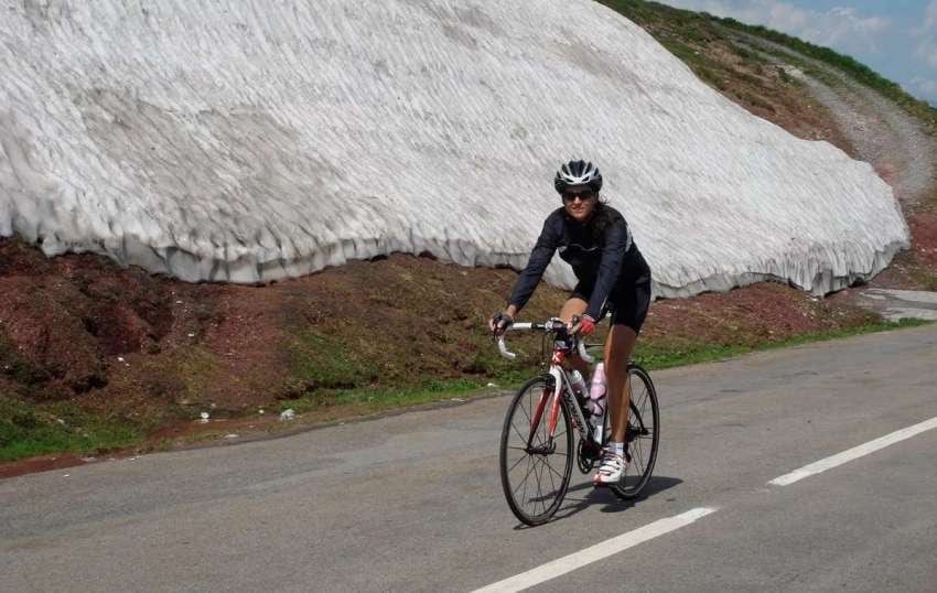 
    El ciclismo, nueva pasión de Gaby.
   