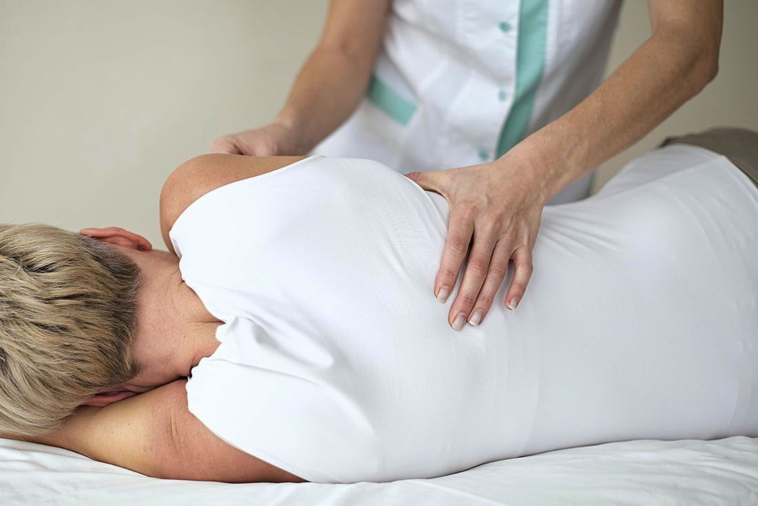 La kinesiología abarca un conjunto de procedimientos terapéuticos orientados a restablecer la normalidad de los movimientos del cuerpo humano.