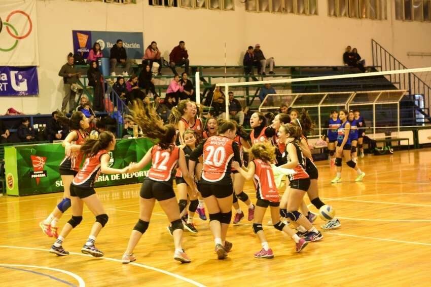 
    Histórico Las Sub 13 de la Municipalidad de Maipú se consagraron por primera vez.
   