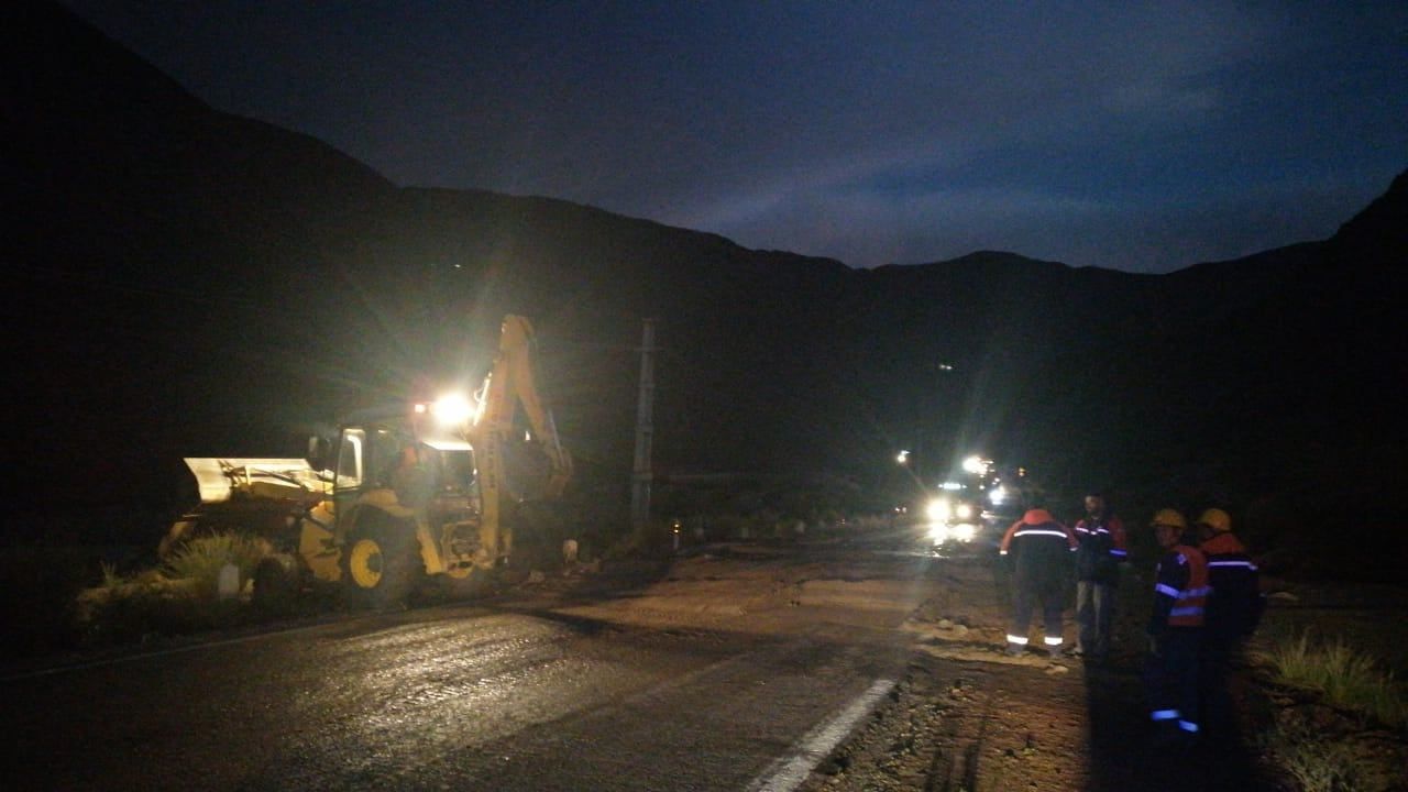 Vialidad y Gendarmería coordinaron operativo para despejar el camino /