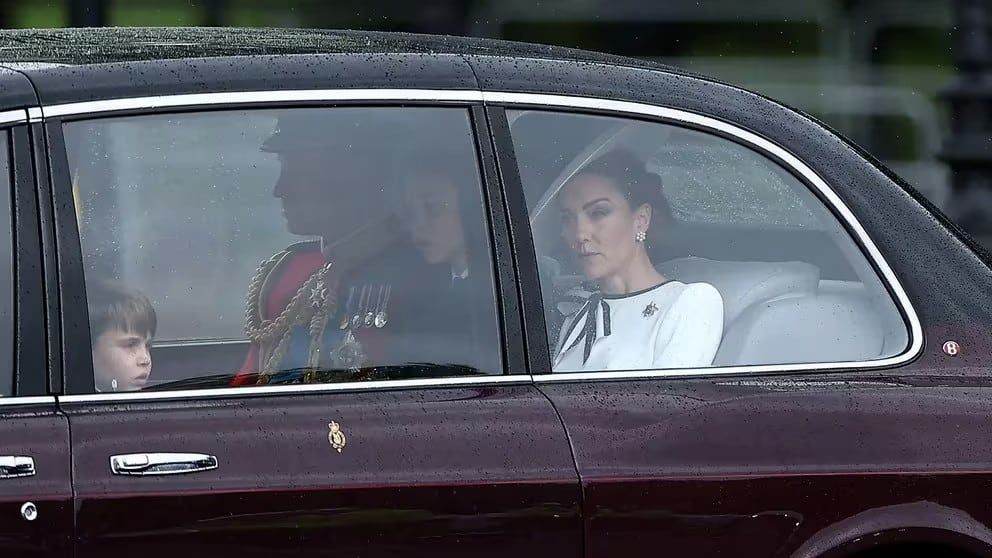 Kate Middleton, princesa de Gales, reapareció en público (HENRY NICHOLLS / AFP)