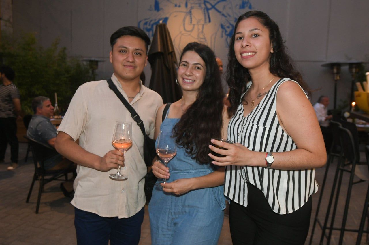 Rodrigo Alvarado, Guadalupe Román y María Pía Benitez
