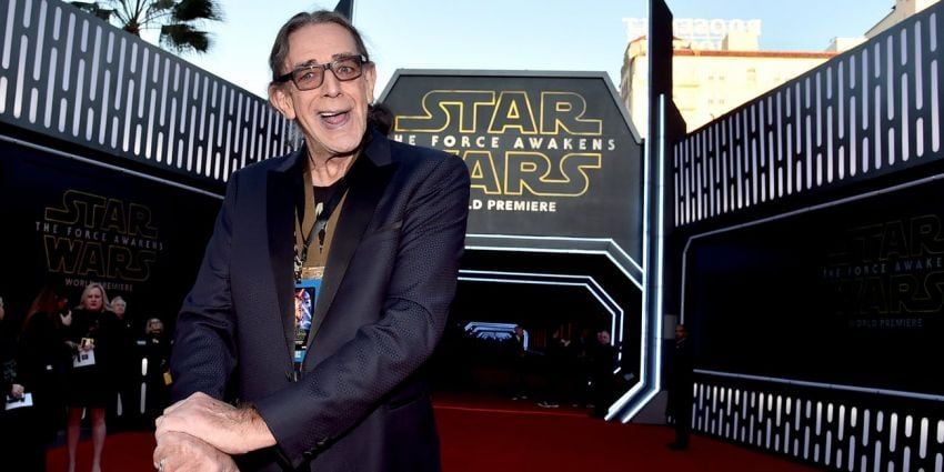 Peter Mayhew en la premiere de The Force Awakens en Los Ángeles.