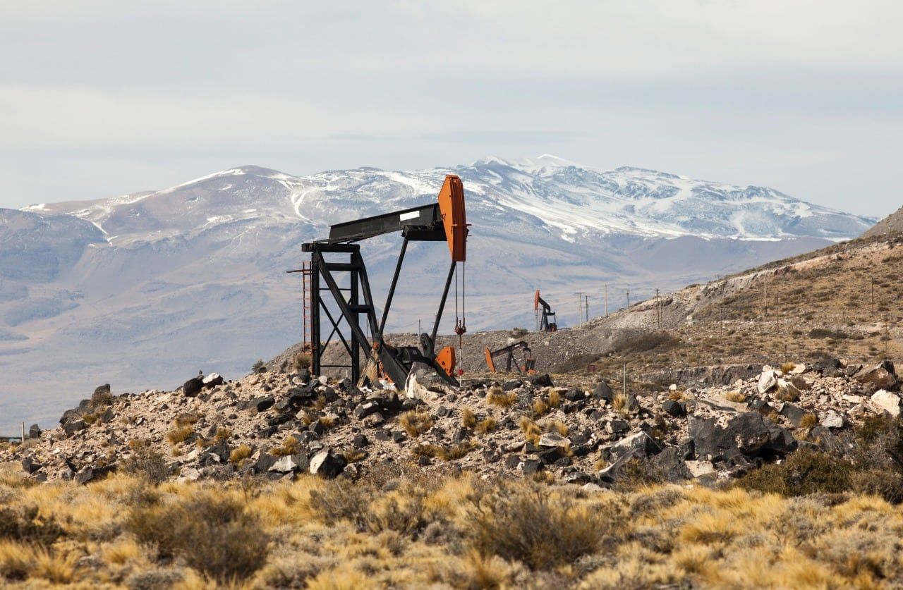 La producción petrolera creció en los últimos meses, según el Indec.