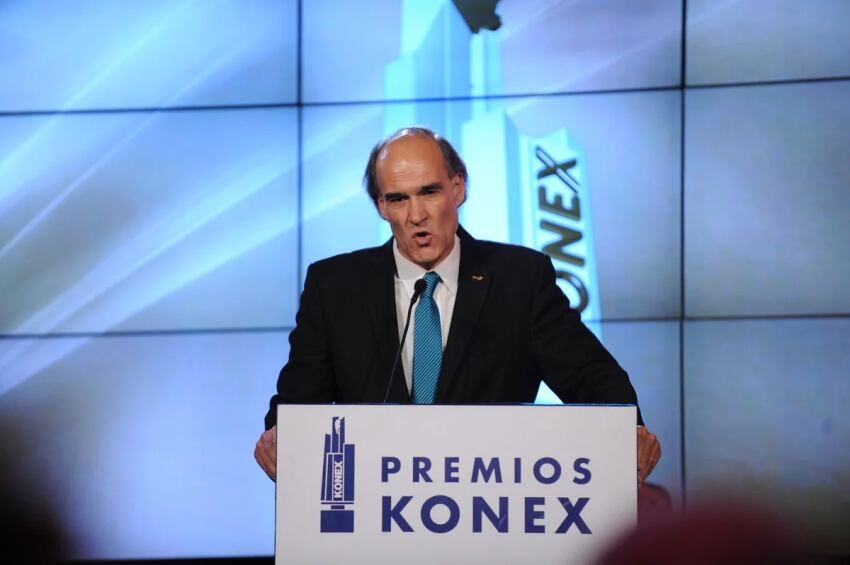 
    En la Argentina, Lanusse fue reconocido con el Premio Konex, entre otras distinciones.
   